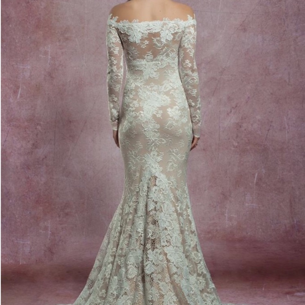 New Olvis Lace wedding dress. Unaltered, unworn! - Picture 4 of 8